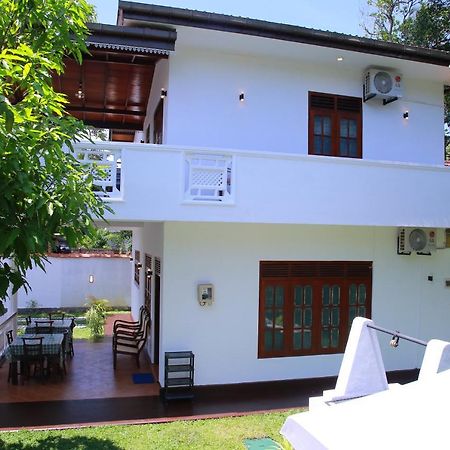 Aken Villa ヒッカドゥワ エクステリア 写真
