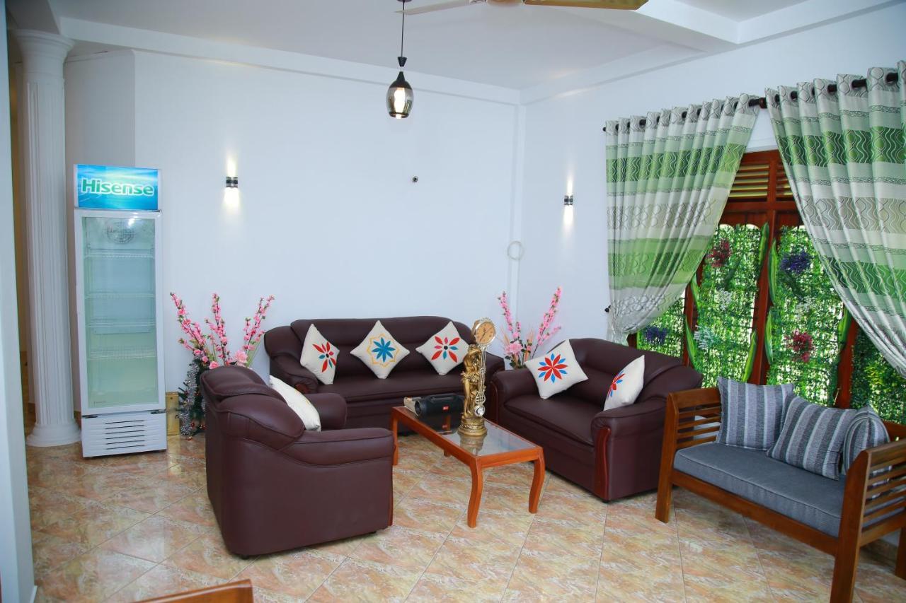 Aken Villa ヒッカドゥワ エクステリア 写真